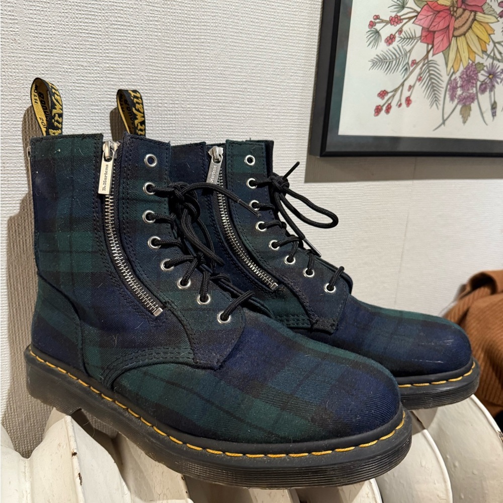 Dr. Martens Men's Tartan Boots - Green and Navy